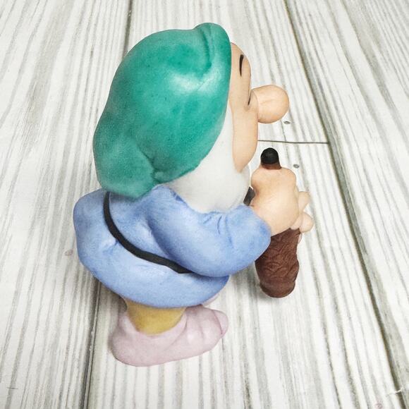 Vintage DISNEY Snow White Seven Dwarves SNEEZY Sri Lanka Porcelain Bisque ~3” - Picture 2 of 5